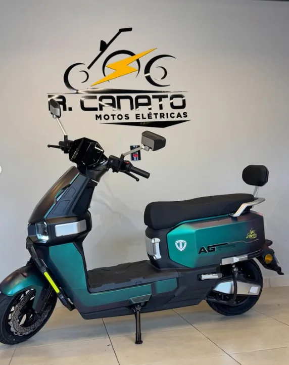Scooter AG Verde Metálico